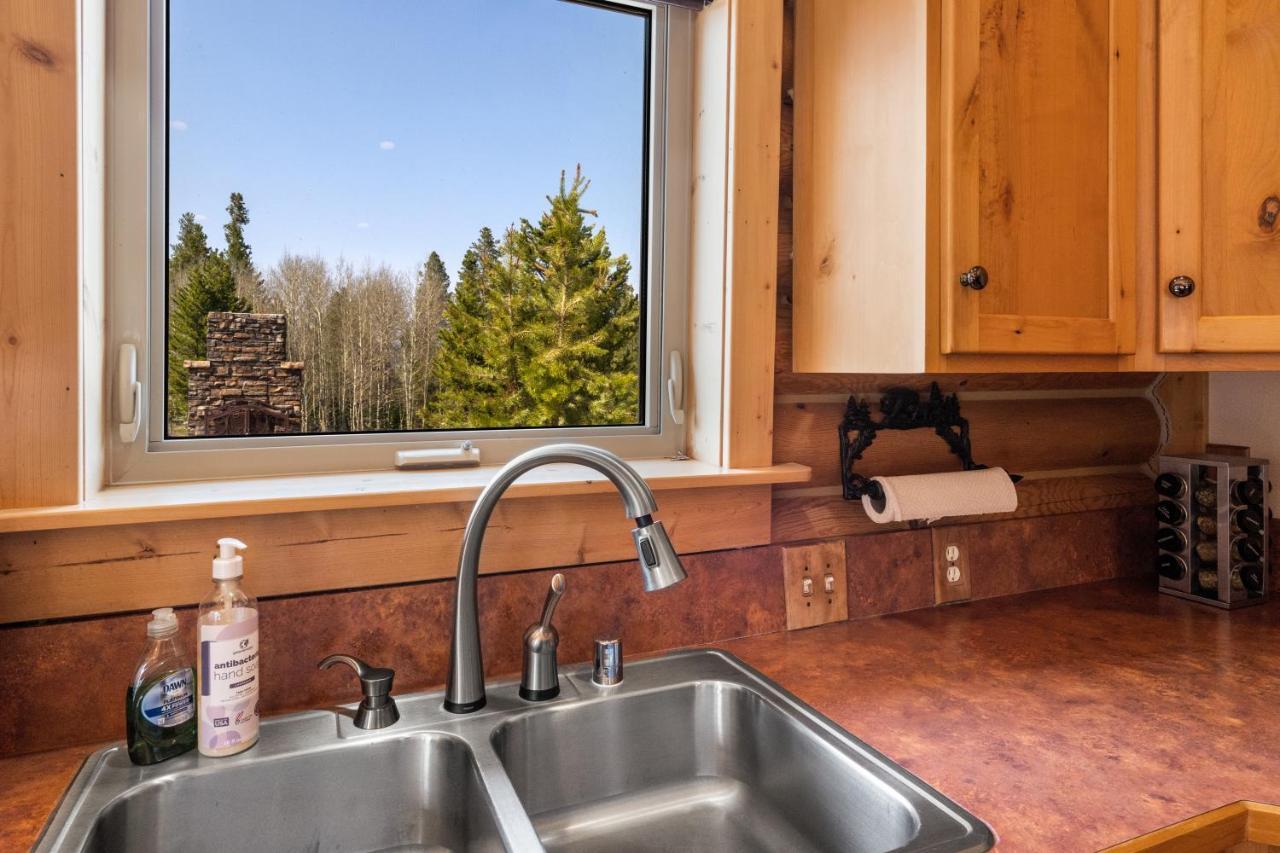 Lazy Fox Cabin West Yellowstone Ngoại thất bức ảnh