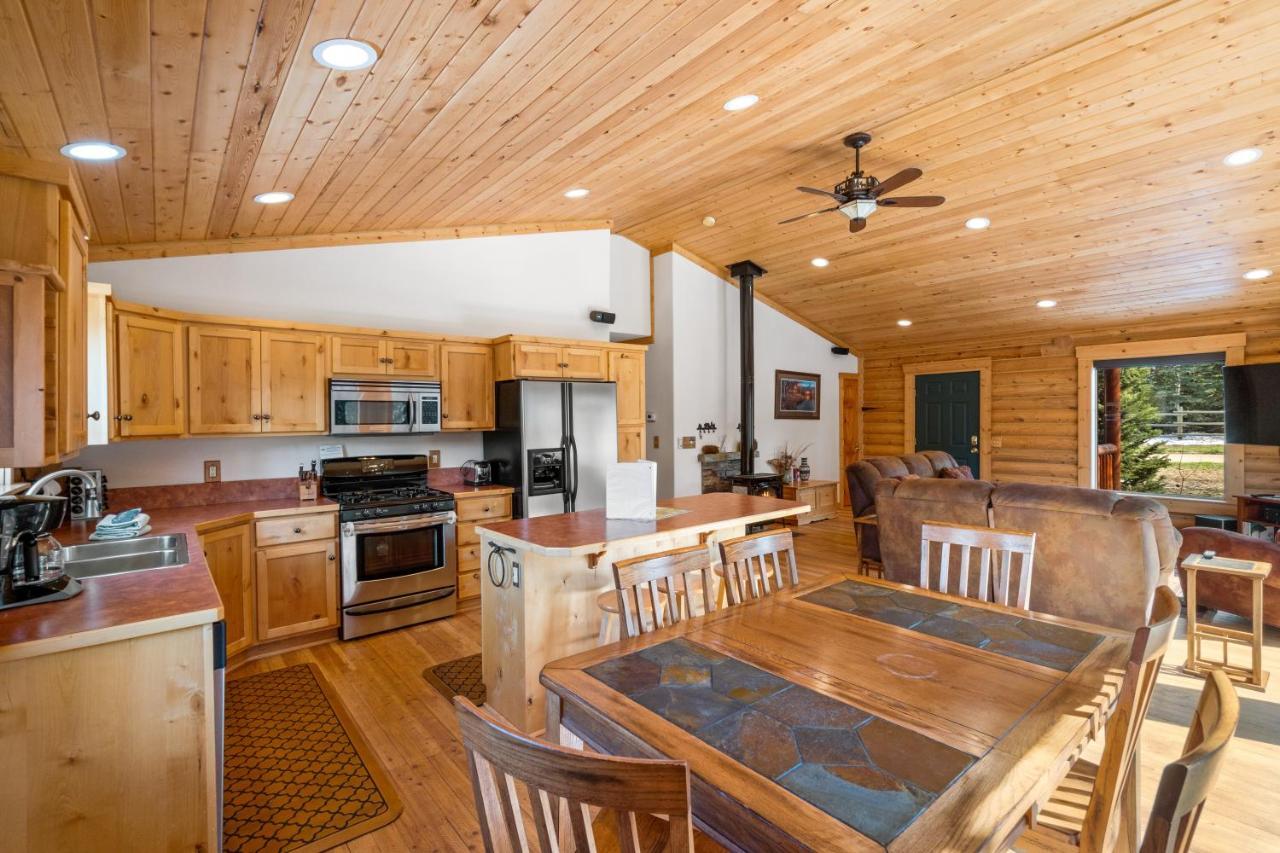 Lazy Fox Cabin West Yellowstone Ngoại thất bức ảnh